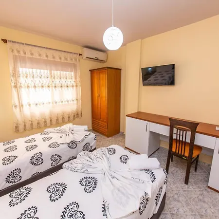 Hotel Flores Durres