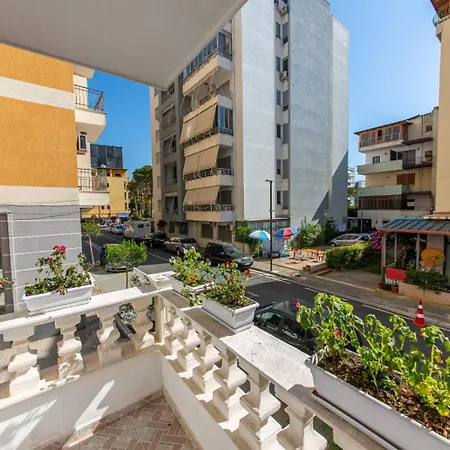 Hotel Flores