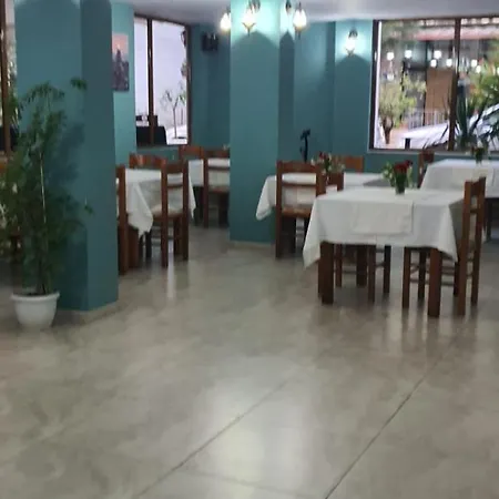 Flores Hotel Durrës